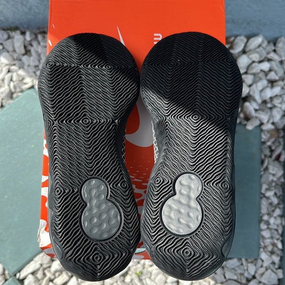 Nike Renew Elevate II 2 Black White - Picture 9 of 9